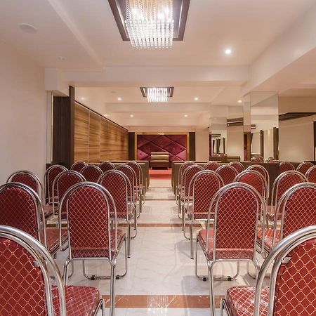 Oyo 13089 Hotel Gold Crest Navi Mumbai Esterno foto