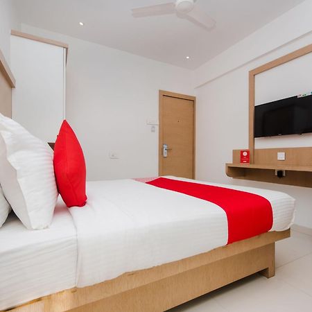 Oyo 13089 Hotel Gold Crest Navi Mumbai Esterno foto