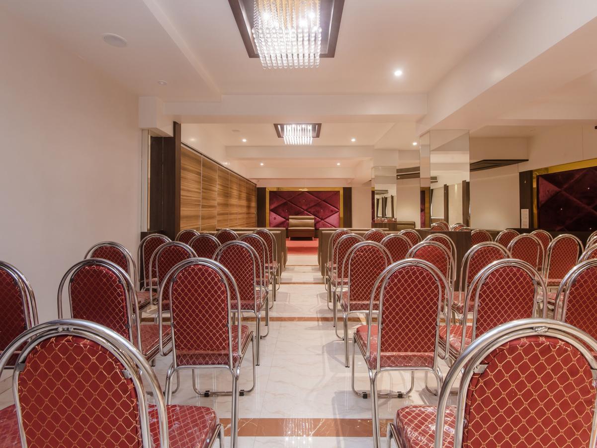 Oyo 13089 Hotel Gold Crest Navi Mumbai Esterno foto