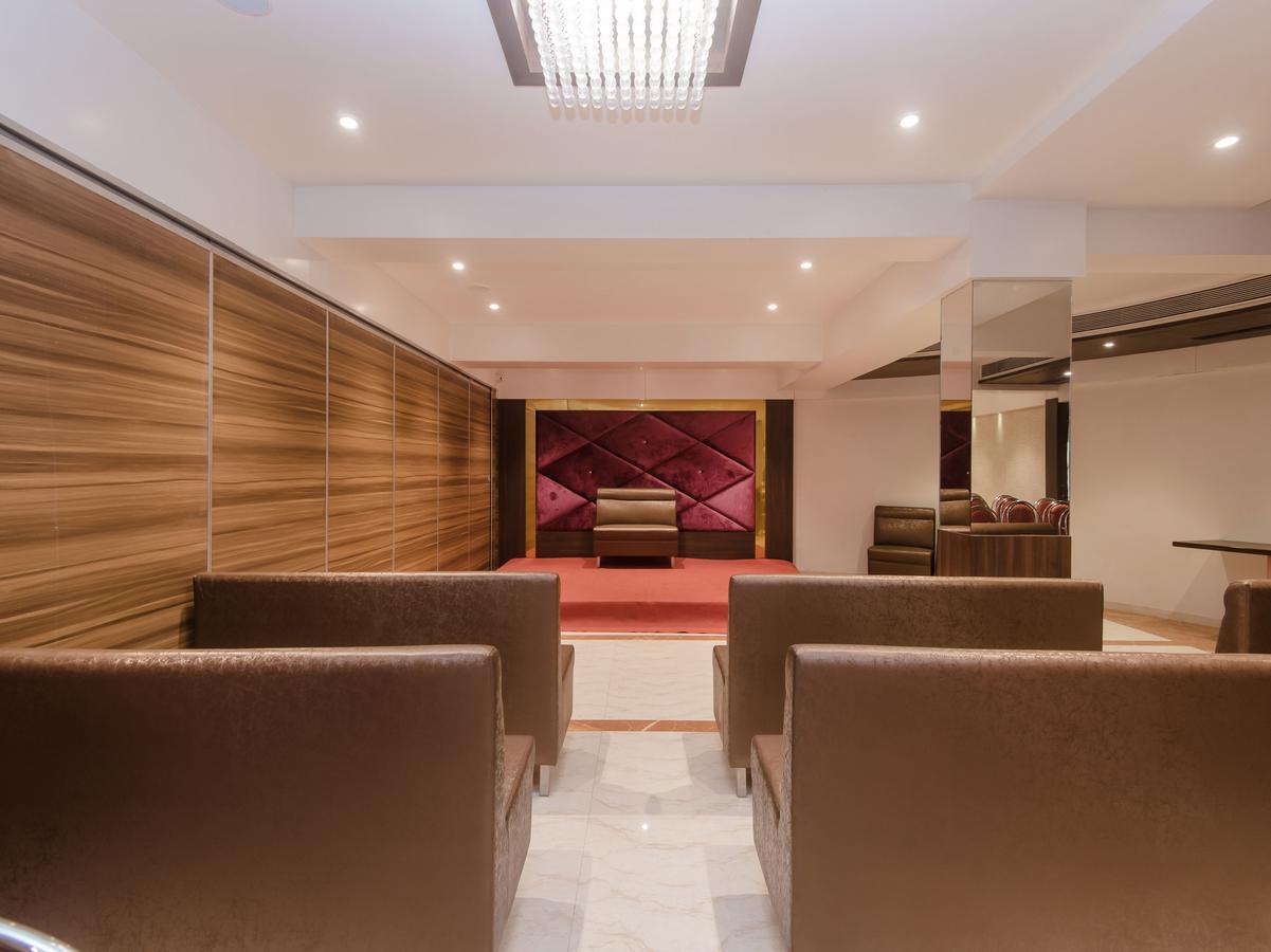Oyo 13089 Hotel Gold Crest Navi Mumbai Esterno foto